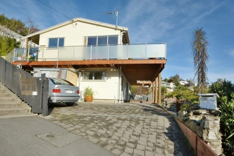 Baldwin Street Retreat