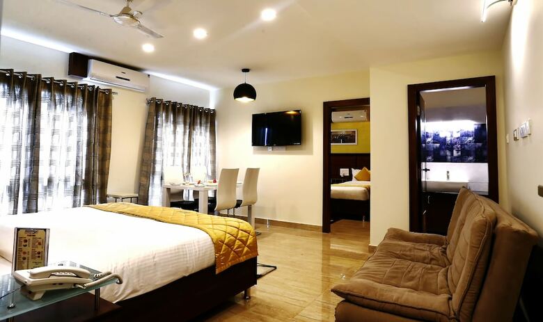 Breeze Suites Transit Hotel