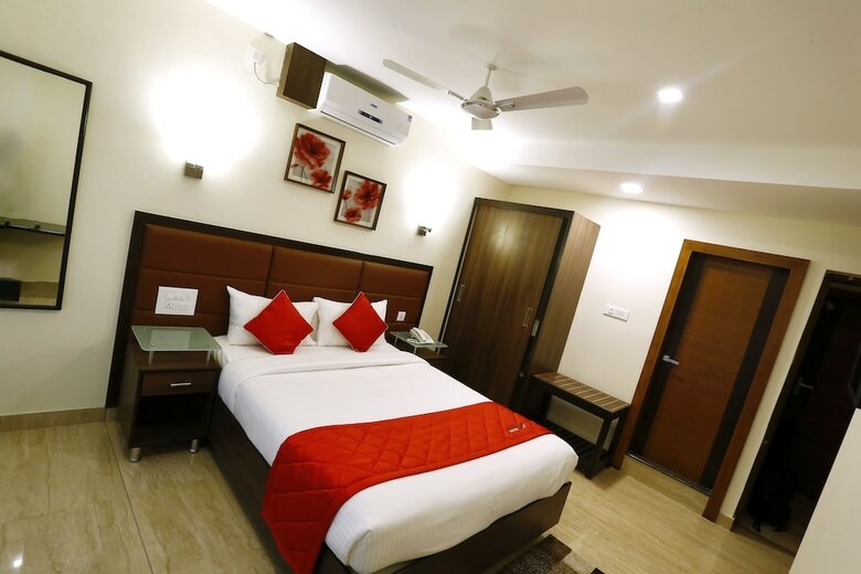 Breeze Suites Transit Hotel