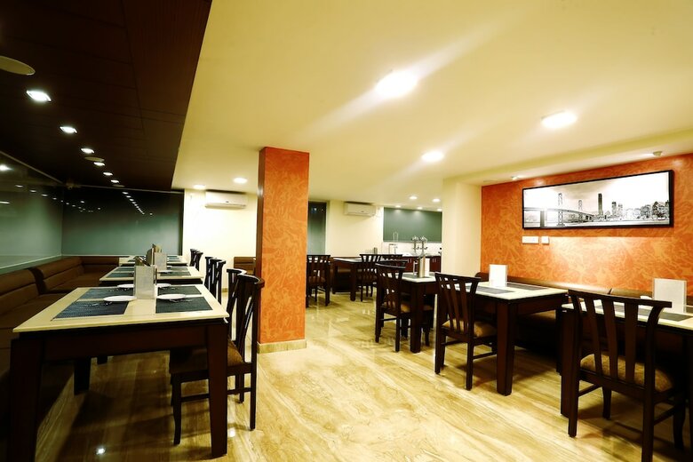 Breeze Suites Transit Hotel