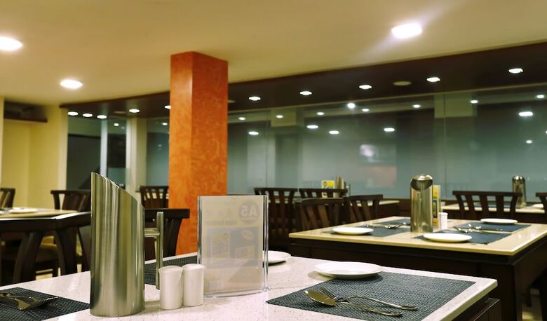 Breeze Suites Transit Hotel