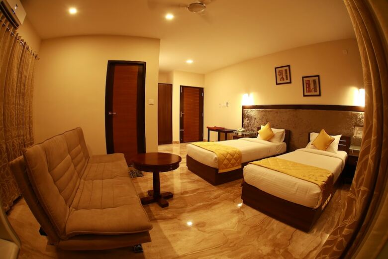 Breeze Suites Transit Hotel