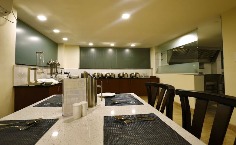 Breeze Suites Transit Hotel
