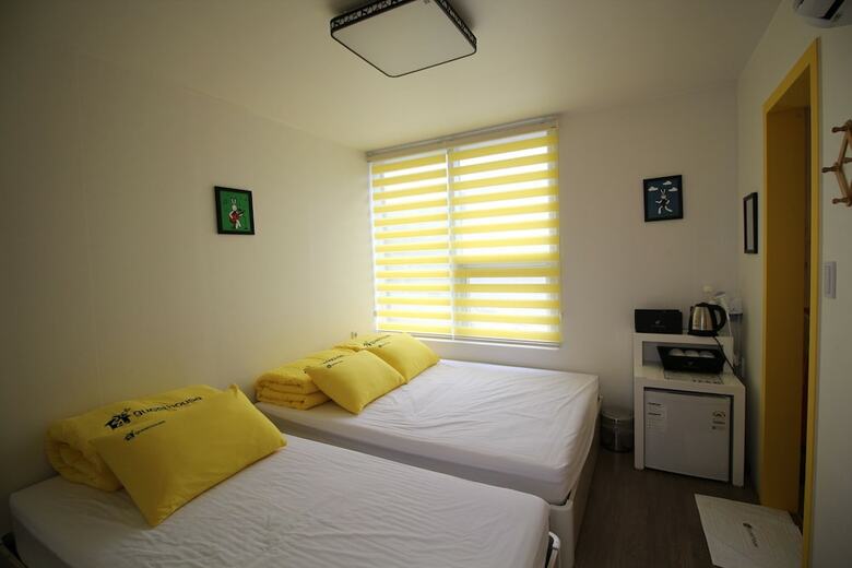 Hotel 24 Guesthouse Nampo Station