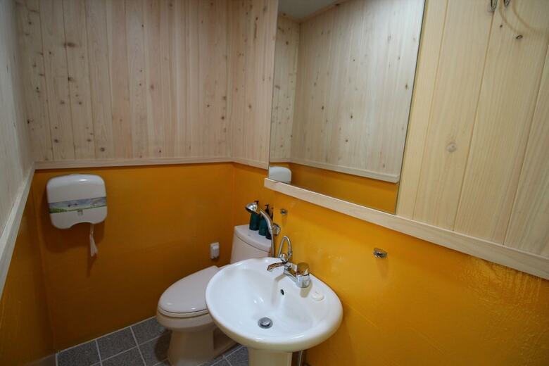 Hotel 24 Guesthouse Nampo Station