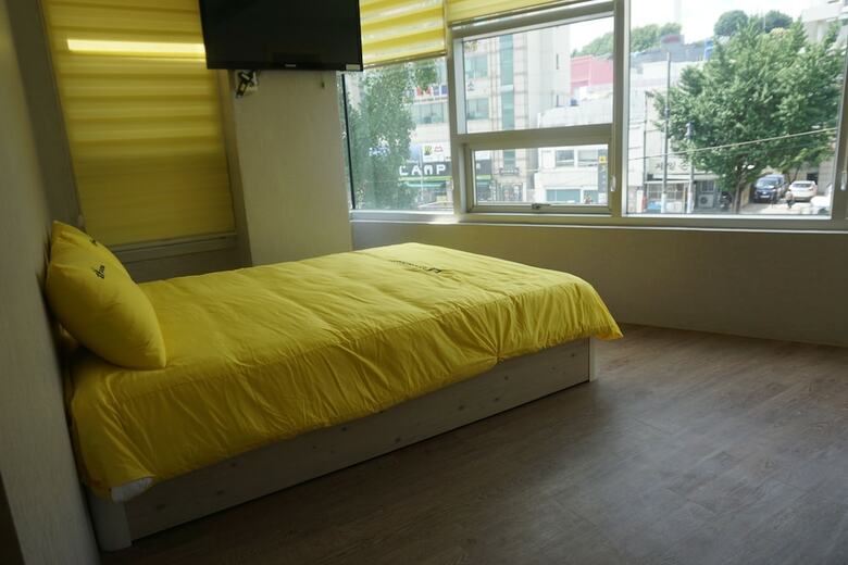 Hotel 24 Guesthouse Nampo Station