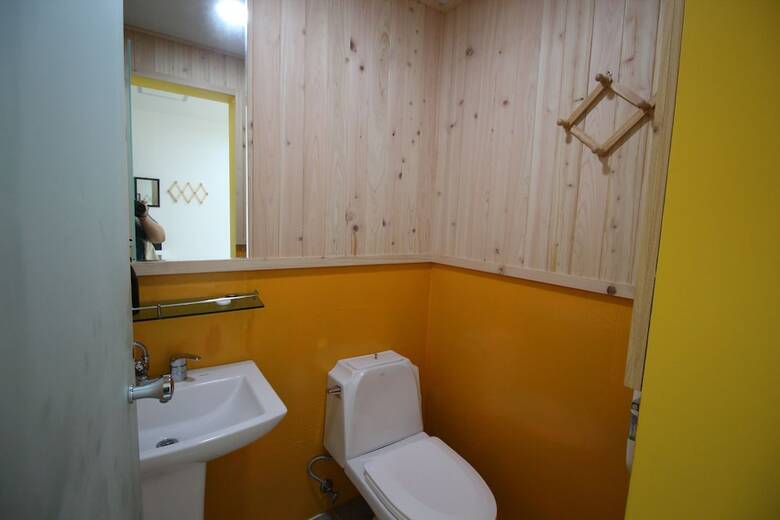 Hotel 24 Guesthouse Nampo Station
