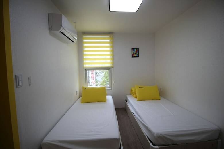 Hotel 24 Guesthouse Nampo Station
