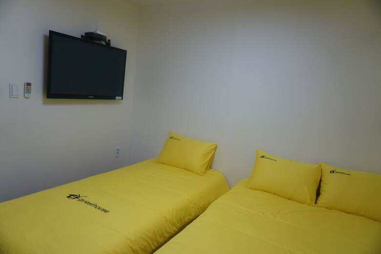 Hotel 24 Guesthouse Nampo Station