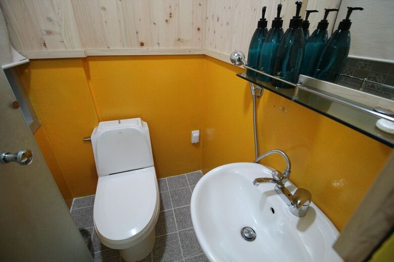 Hotel 24 Guesthouse Nampo Station