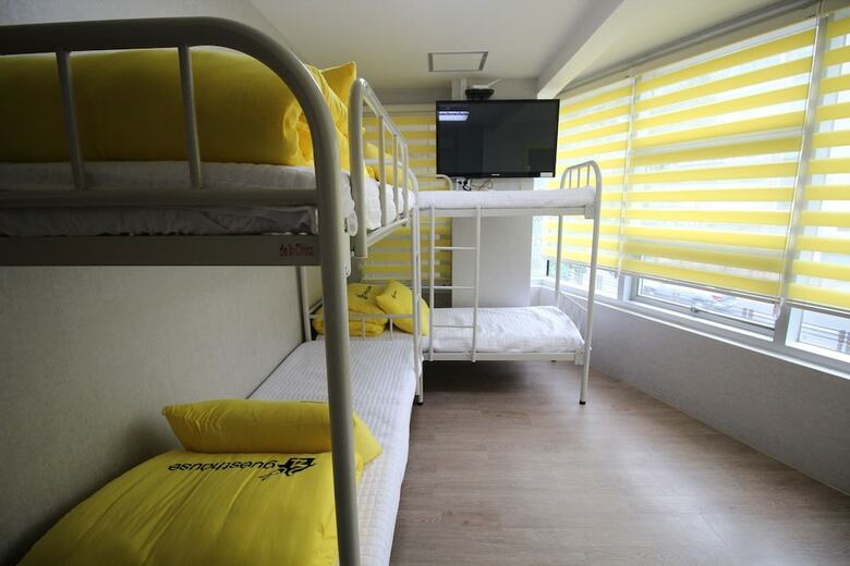 Hotel 24 Guesthouse Nampo Station