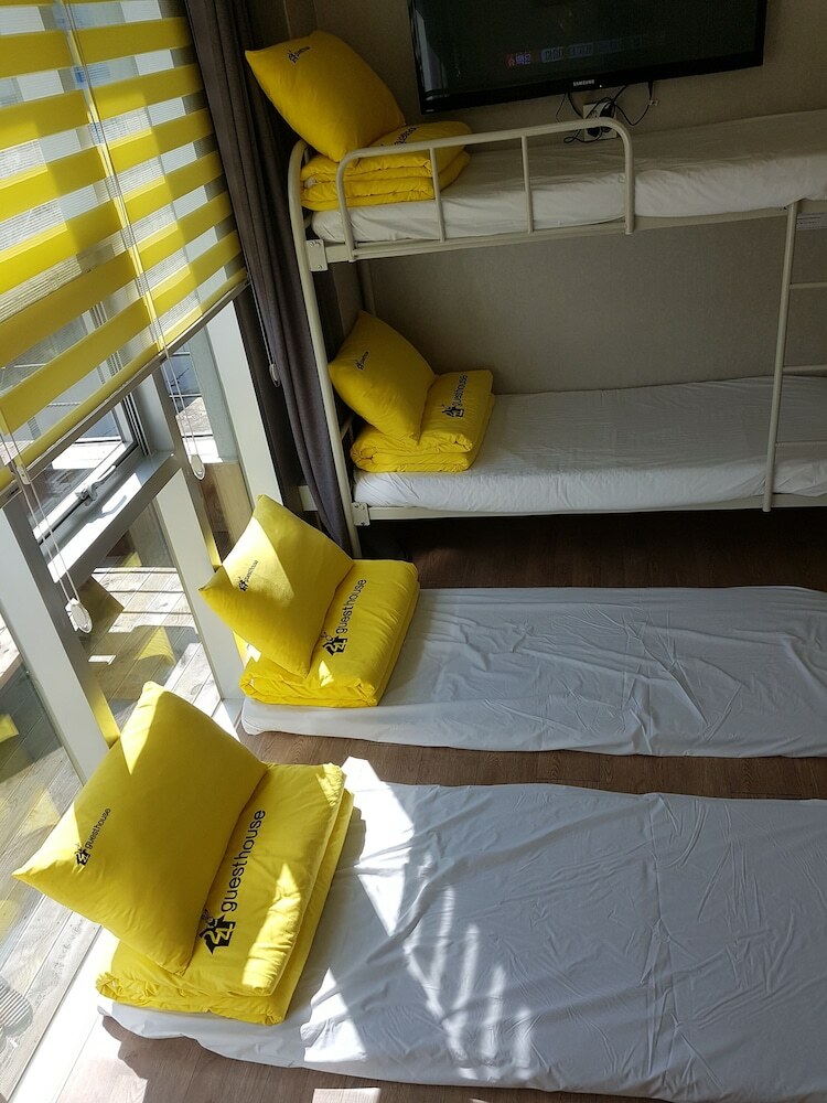 Hotel 24 Guesthouse Nampo Station