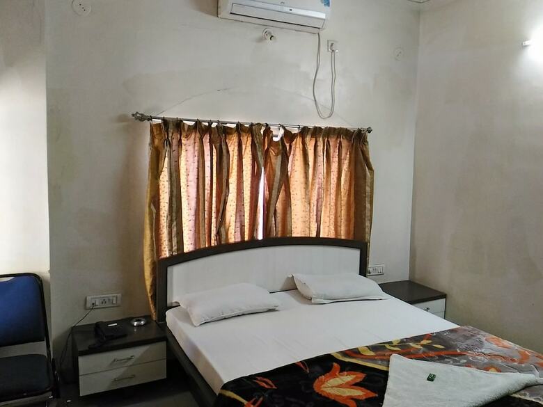 Hotel Bhola