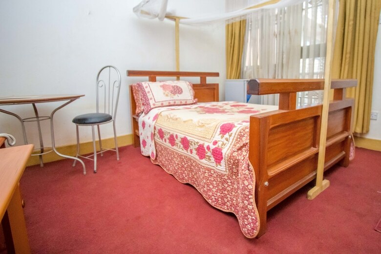 Brimax Hotel