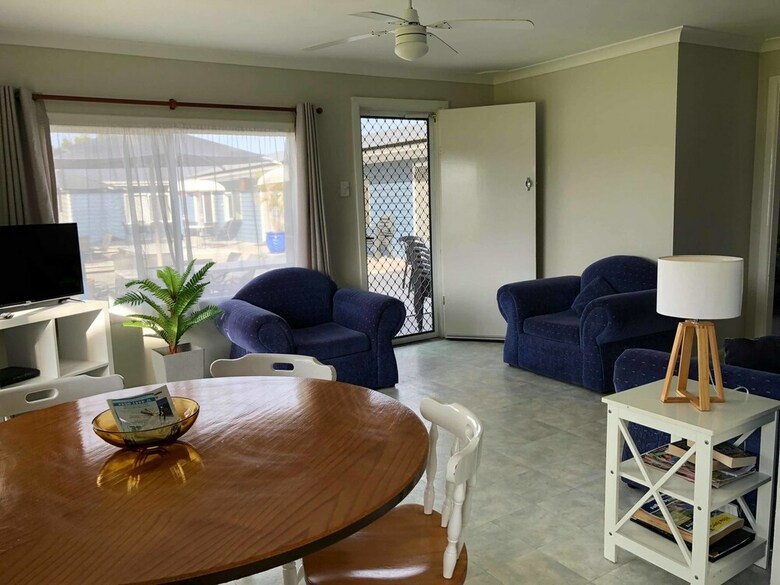 Cabana Laguna Lodge Holiday Units