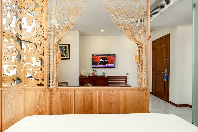 Crystal Hotel