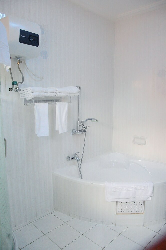 Tomreik Hotel