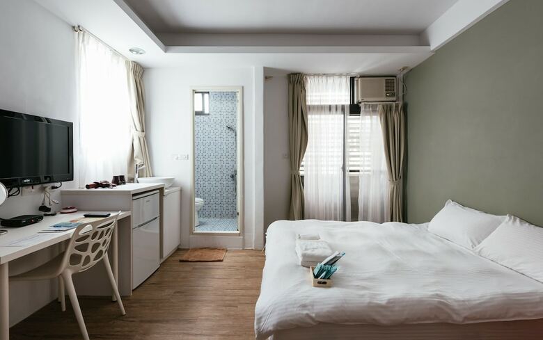 Hotel Love I