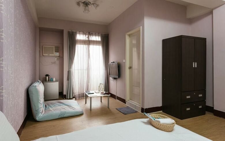 Hotel Love I