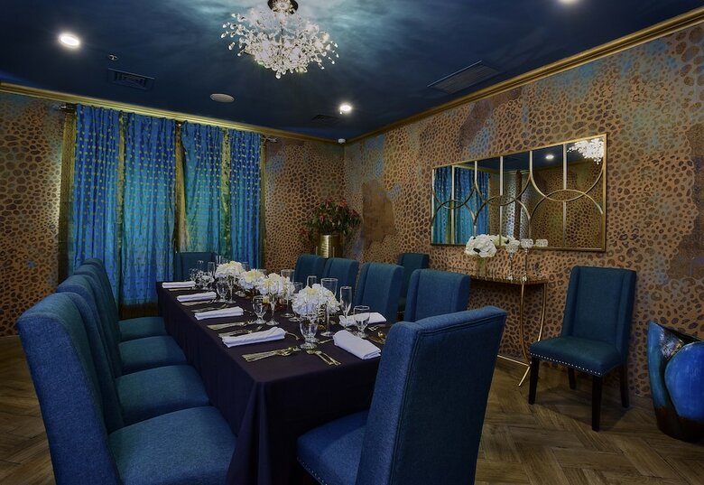 R Hotel Kingston