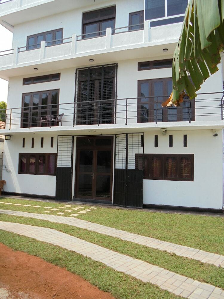 Yoho Jmf Apartments