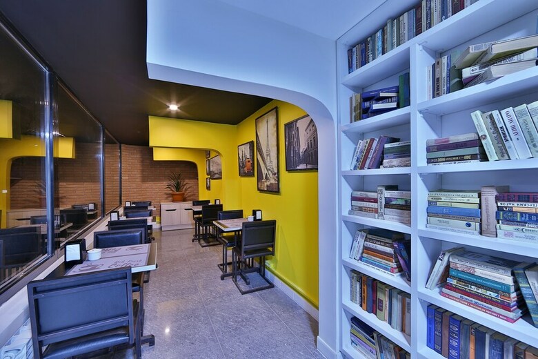 Io Hotel