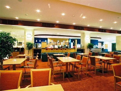 Hotel Express By Holiday Inn