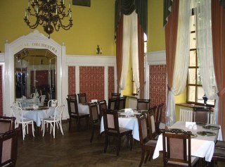 Hotel Royal(.)