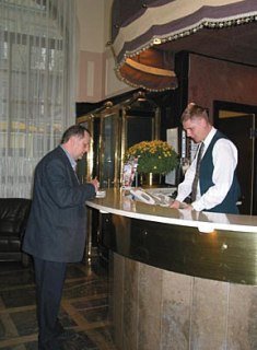 Hotel Royal(.)