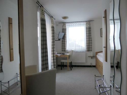 Hostal Hotel Garni Post