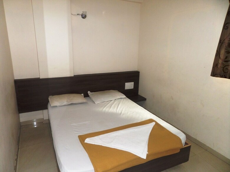 Hotel Cosmo Lodging