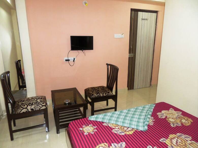Riya Raj Hotel