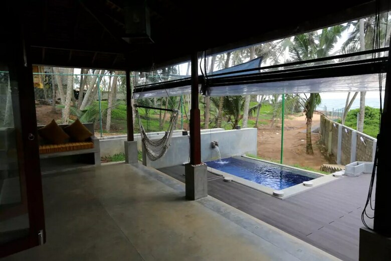 Rakuen Beach Villa