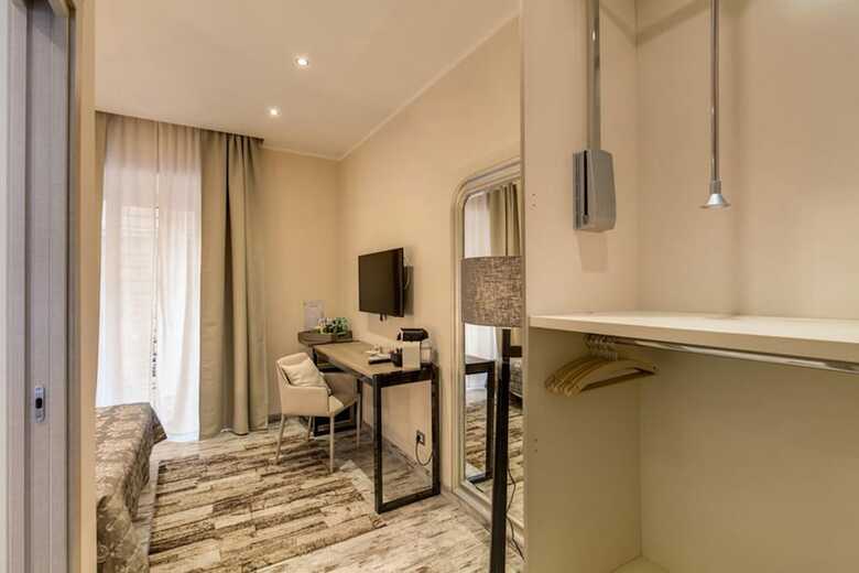 Hotel Colonna 18