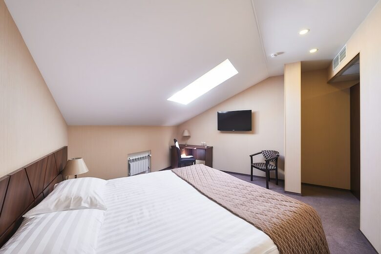 Diplomat Hotel