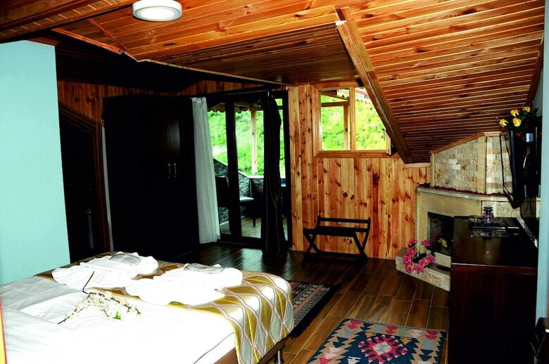 Hill River Hotel