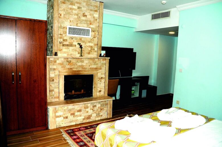 Hill River Hotel