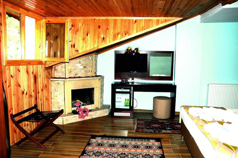 Hill River Hotel
