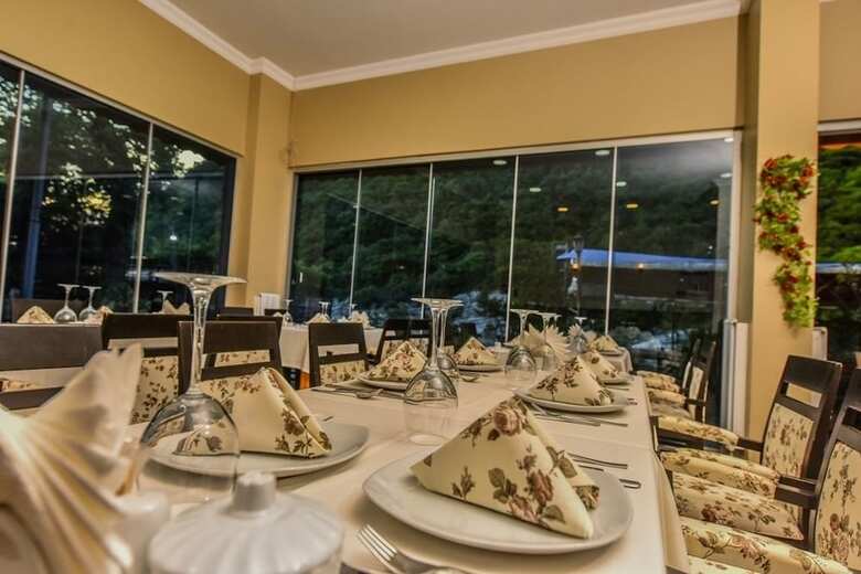 Hill River Hotel