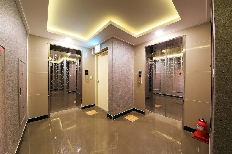 Cnc 1st Street Hotel
