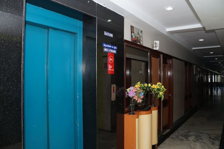 Hotel Raaj Bhaavan