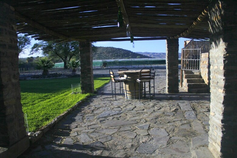 Hotel Neuras Wine & Wildlife Estate