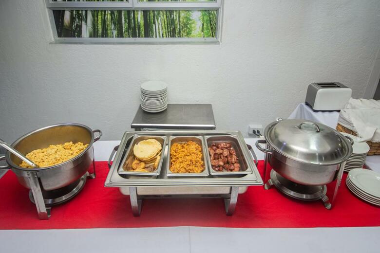 Hotel Laureles Plaza