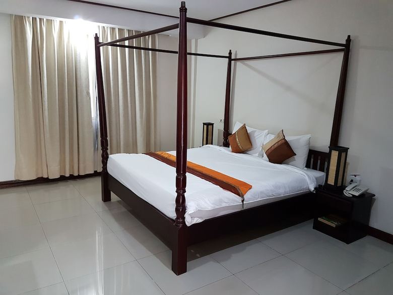 Av Hotel