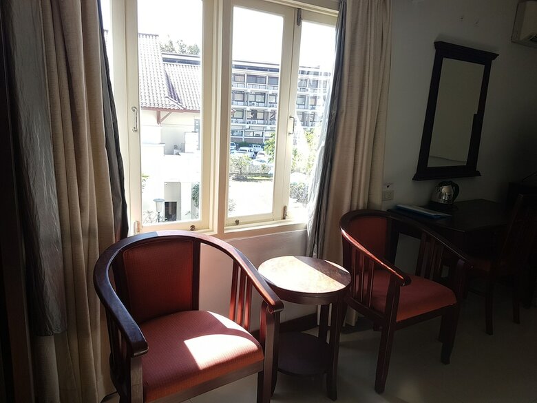 Av Hotel