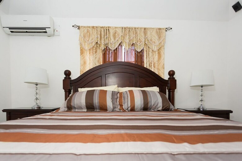 Apartamentos New Kingston Guest Apt At Fairway