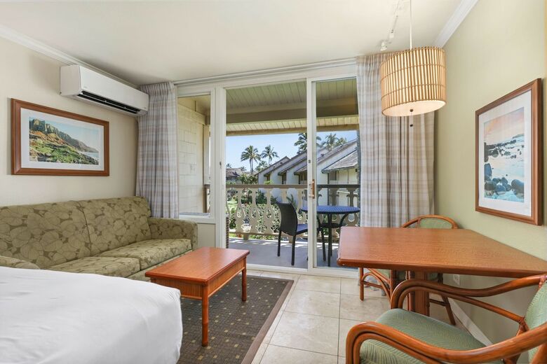 Hotel Aston Islander On The Beach