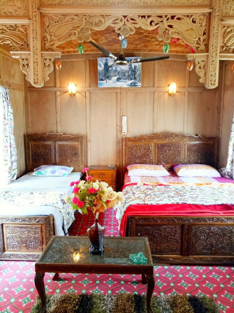 New Bul Bul Group Of Houseboats