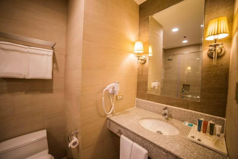 Rizal Park Hotel