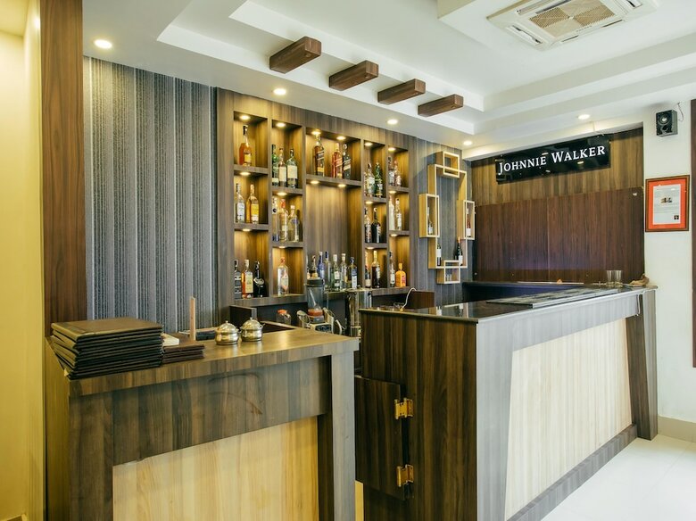 Oyo 11474 Gangaur Regency Boutique Hotel